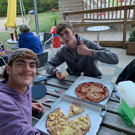 Team - Du Petit Pont Campsite Arvert