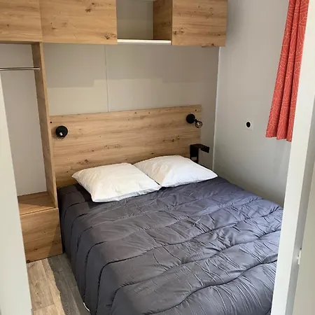 Kemp Team - Du Petit Pont 3*