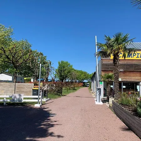 Campsite Team - Du Petit Pont 3*