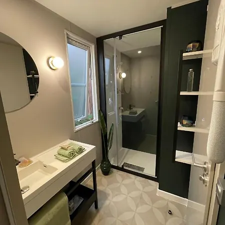 Kemp Team - Du Petit Pont 3*