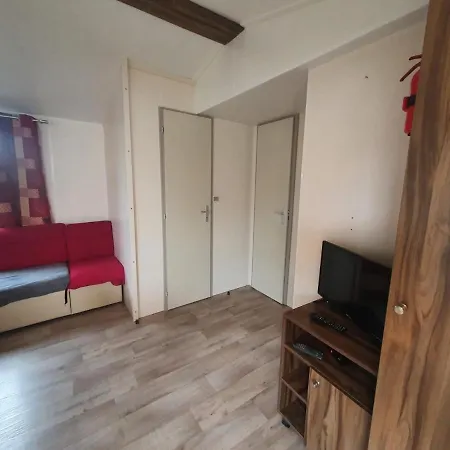 Kemp Team - Du Petit Pont 3*