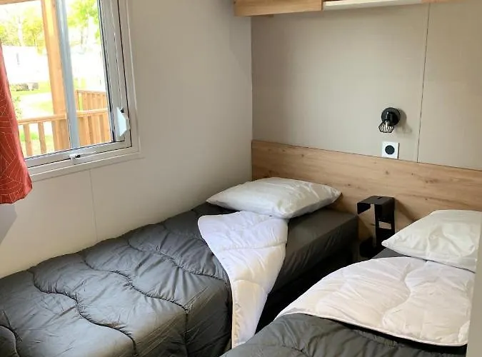 Kemp Team - Du Petit Pont 3*