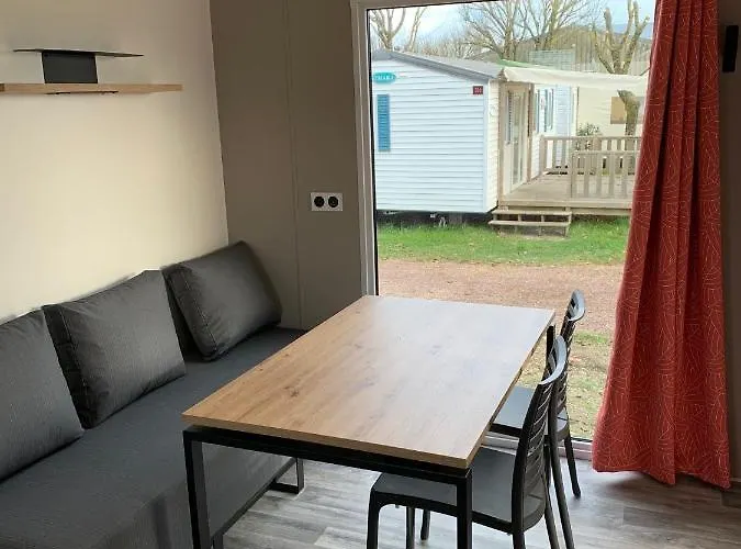 Team - Du Petit Pont Camping