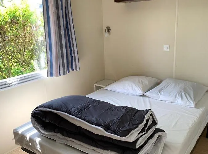 Team - Du Petit Pont Camping