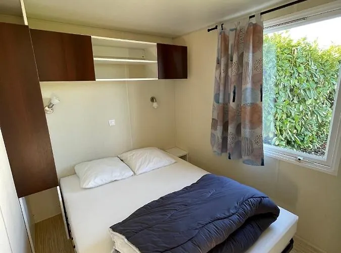 Kemp Team - Du Petit Pont 3*